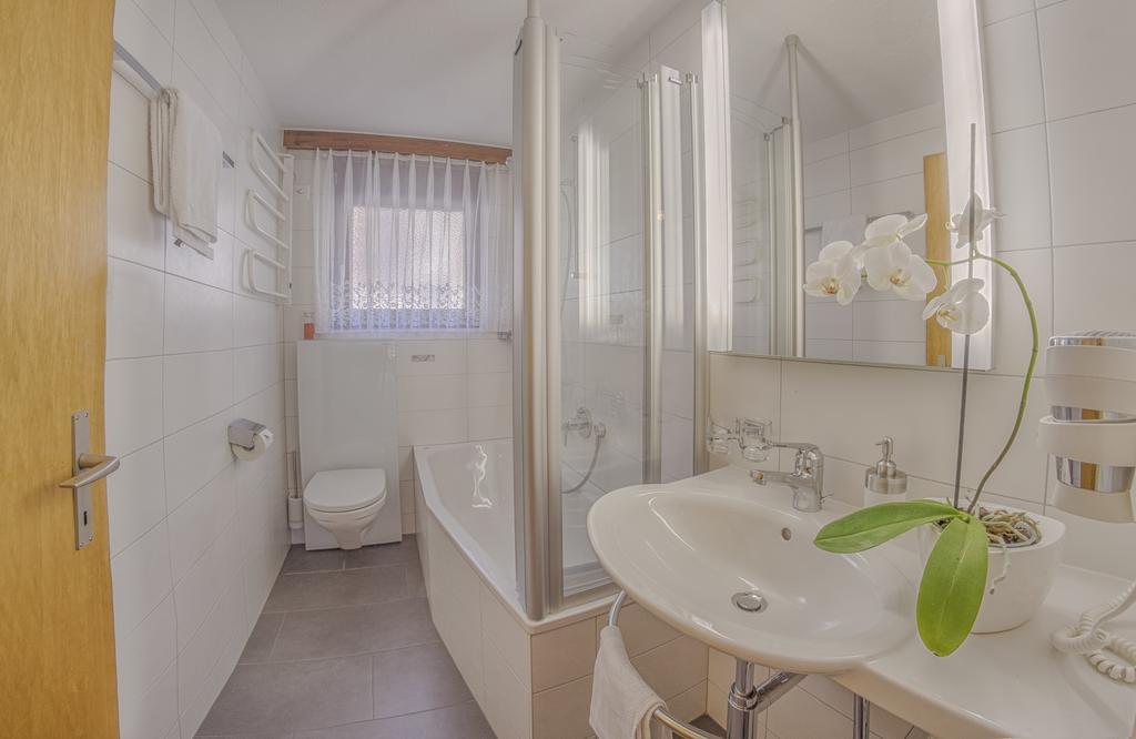Apartments Bergrose Saas-Fee Room photo